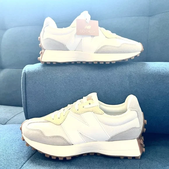 New Balance 327 Limited Edition Womens Sneakers Shoes White Grey Neutral size 9 - Picture 3 of 11